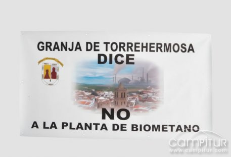 Protesta masiva en Granja de Torrehermosa contra la instalación de una macroplanta de biogás